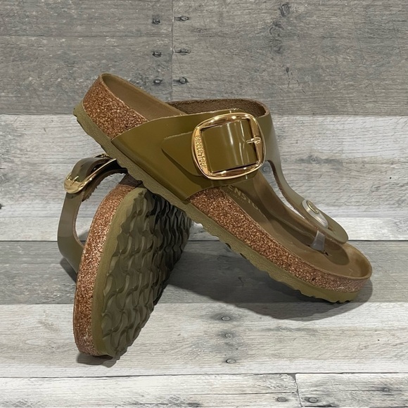 BIRKENSTOCK Gizeh Big Buckle Flip Flop - High Shine Mud Green - Sz - 5-5.5 US